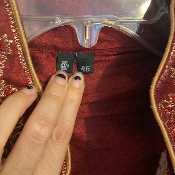 Red and gold Kurta made in India - Picture 5 of 9